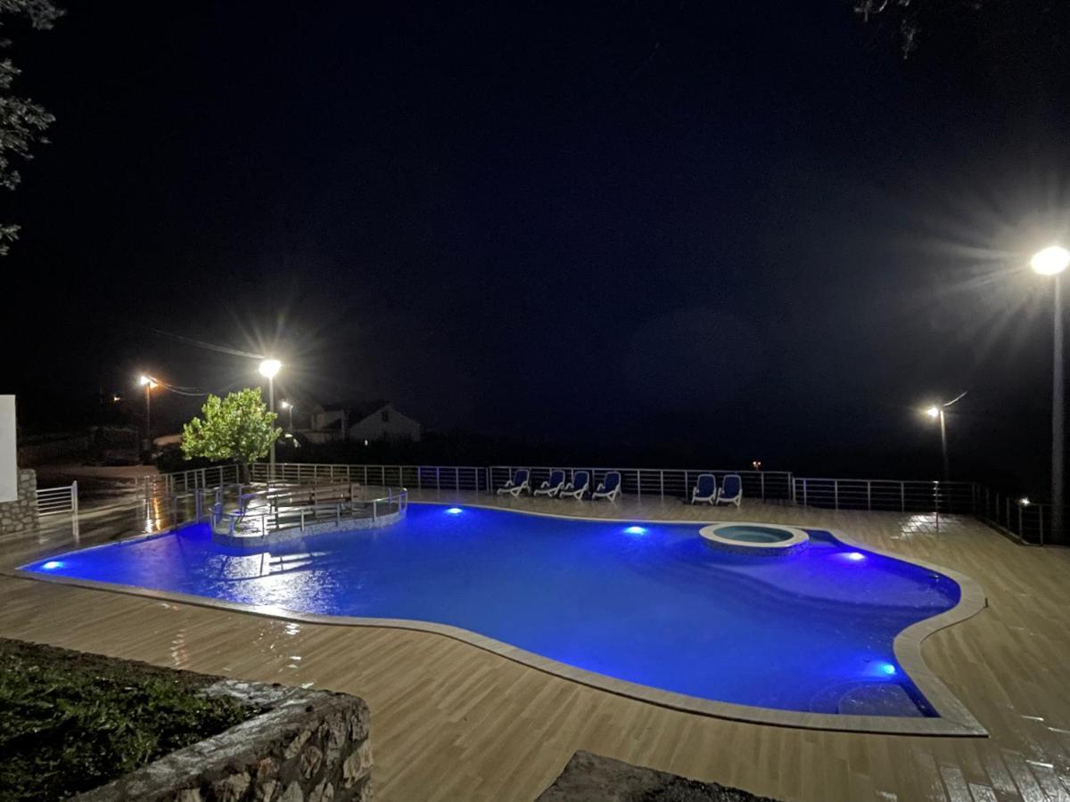 Kaom Lux Apartment Dobra Voda Ngoại thất bức ảnh